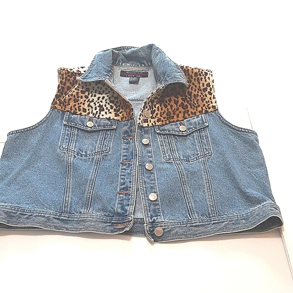 Mountain Lake Denim Animal Print Size: XLG
